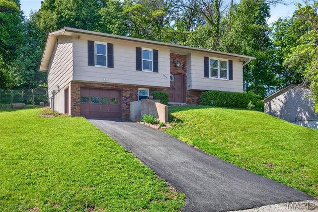 1948 Westbourne Way, Fenton, MO 63026