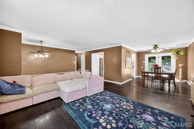 1948 Westbourne Way, Fenton, MO 63026