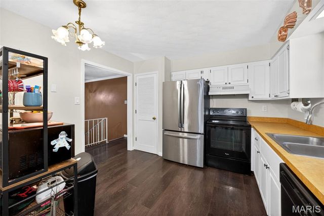 1948 Westbourne Way, Fenton, MO 63026