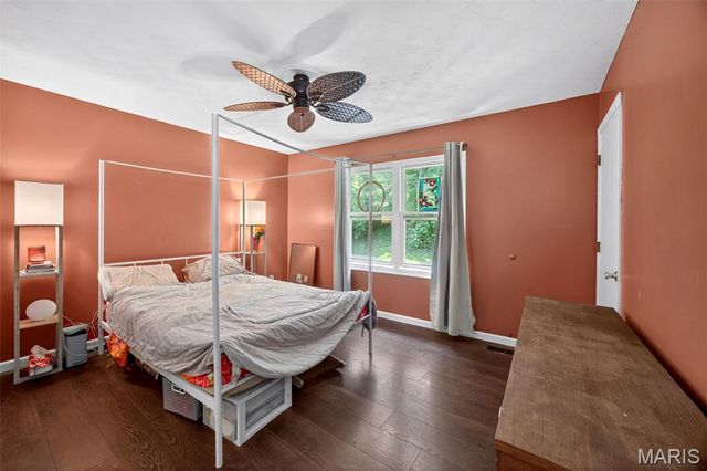 1948 Westbourne Way, Fenton, MO 63026