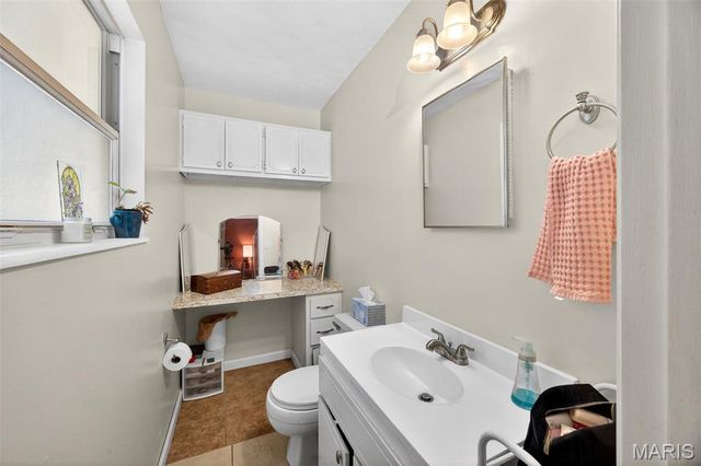 1948 Westbourne Way, Fenton, MO 63026