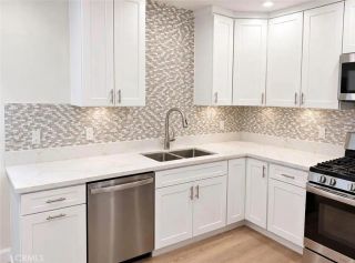 7635 Teesdale Avenue, North Hollywood, CA 91605