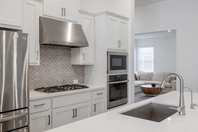 5705 Navajo Draw LN, Austin, TX 78738