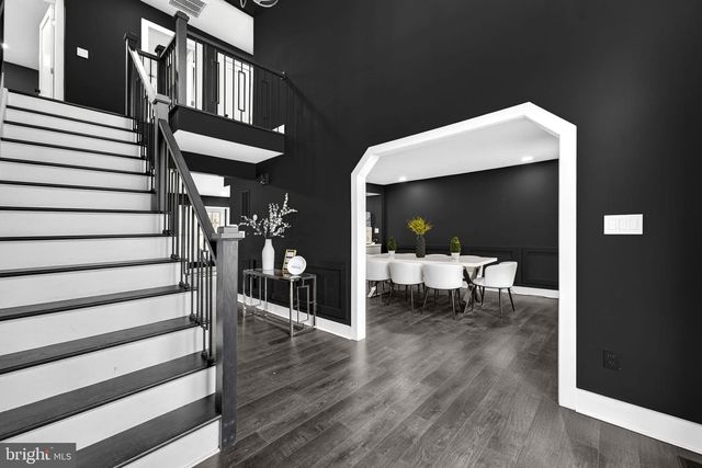 6658 FOX DEN RD, Manassas, VA 20112