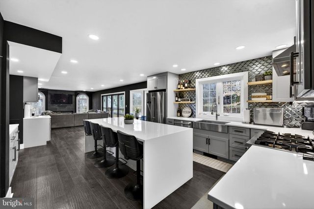 6658 FOX DEN RD, Manassas, VA 20112