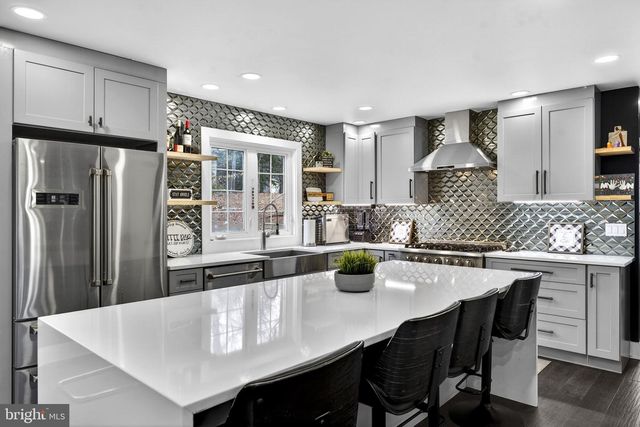 6658 FOX DEN RD, Manassas, VA 20112