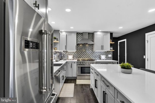 6658 FOX DEN RD, Manassas, VA 20112