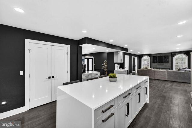 6658 FOX DEN RD, Manassas, VA 20112