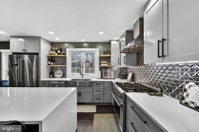 6658 FOX DEN RD, Manassas, VA 20112