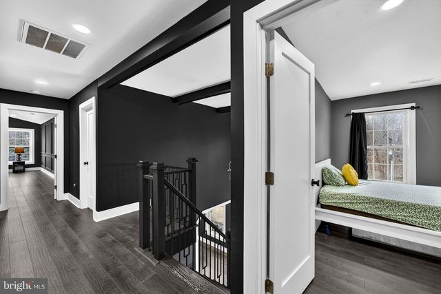 6658 FOX DEN RD, Manassas, VA 20112