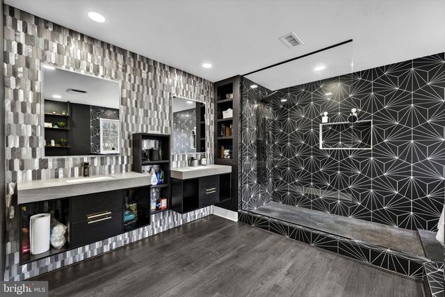 6658 FOX DEN RD, Manassas, VA 20112