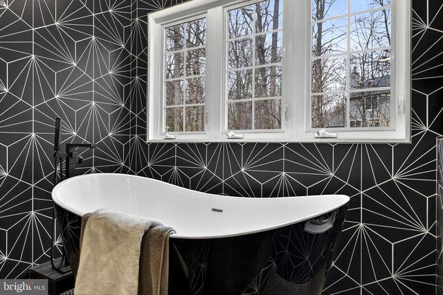 6658 FOX DEN RD, Manassas, VA 20112