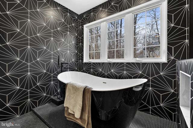 6658 FOX DEN RD, Manassas, VA 20112