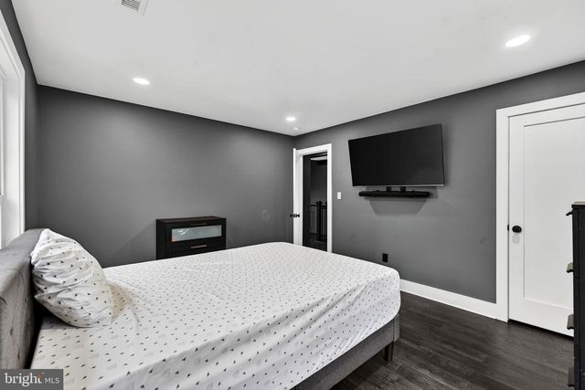 6658 FOX DEN RD, Manassas, VA 20112