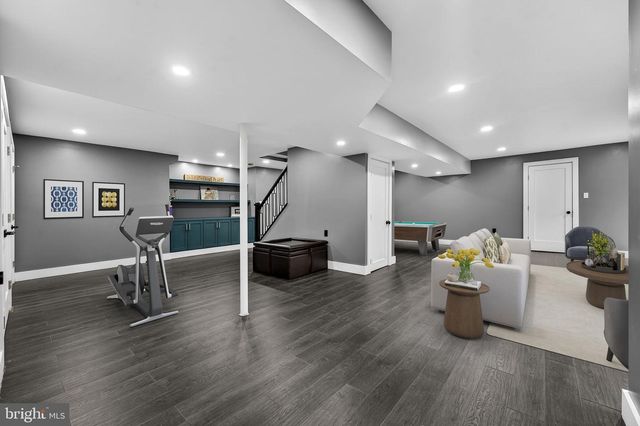 6658 FOX DEN RD, Manassas, VA 20112