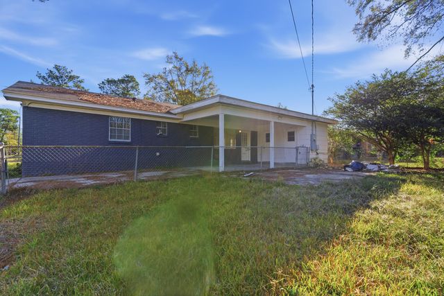 1401 S 26th St., Hattiesburg, MS 39402