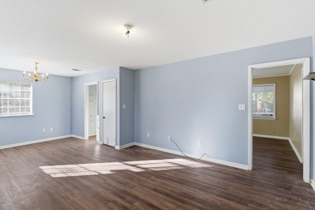 1401 S 26th St., Hattiesburg, MS 39402