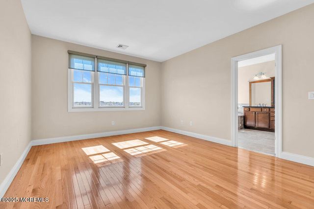 602 Park Avenue, Middletown, NJ 07758