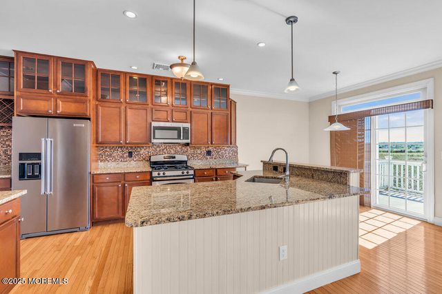 602 Park Avenue, Middletown, NJ 07758