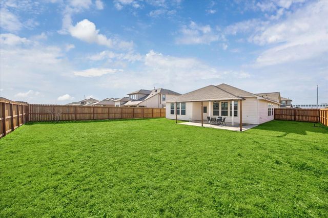 110 White Wing Lane, Sealy, TX 77474