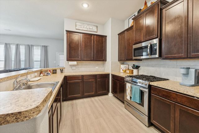 110 White Wing Lane, Sealy, TX 77474