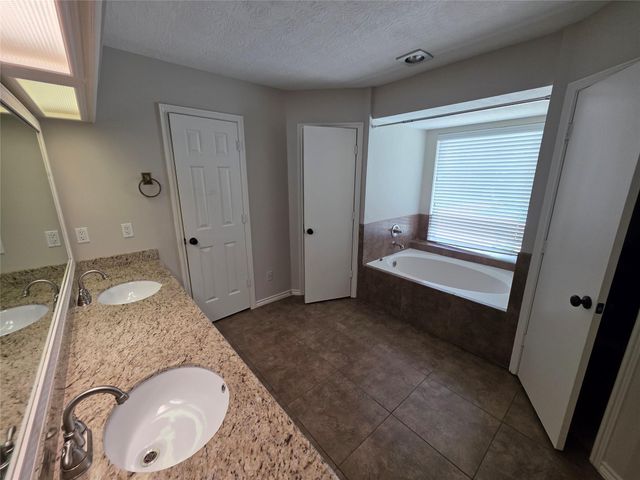 16806 Sandypine Circle, Spring, TX 77379