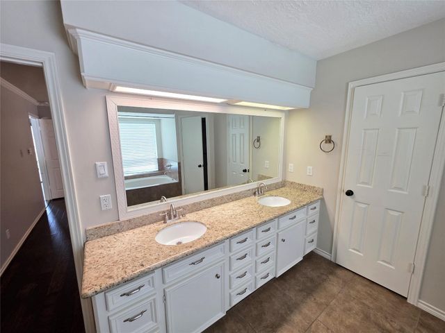 16806 Sandypine Circle, Spring, TX 77379