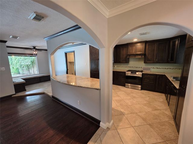 16806 Sandypine Circle, Spring, TX 77379
