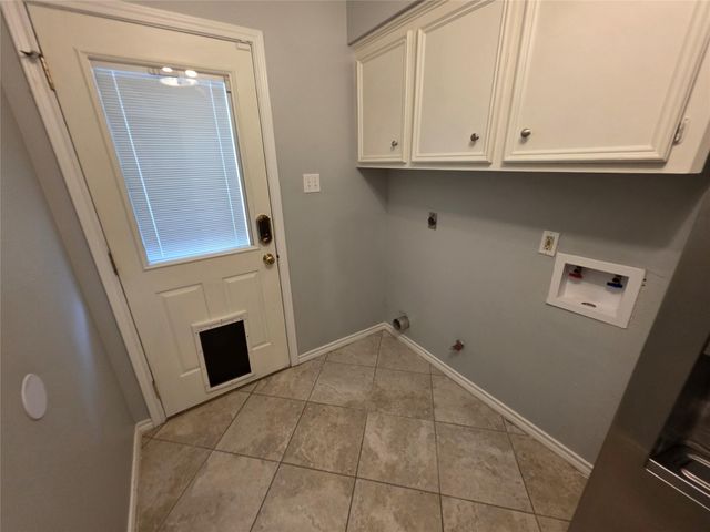 16806 Sandypine Circle, Spring, TX 77379
