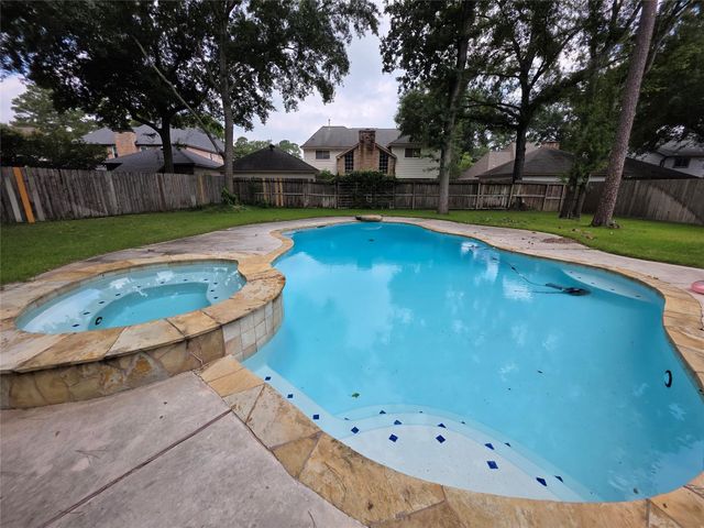 16806 Sandypine Circle, Spring, TX 77379