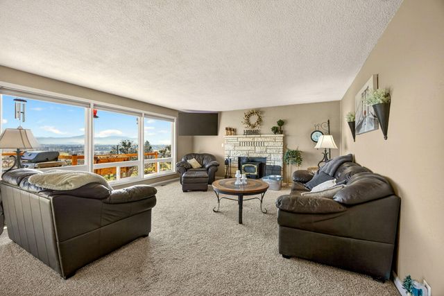 6251 Ventura Lane, Central Point, OR 97502