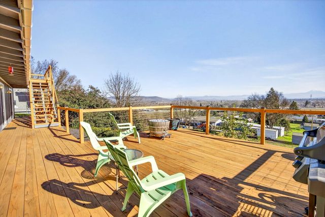 6251 Ventura Lane, Central Point, OR 97502