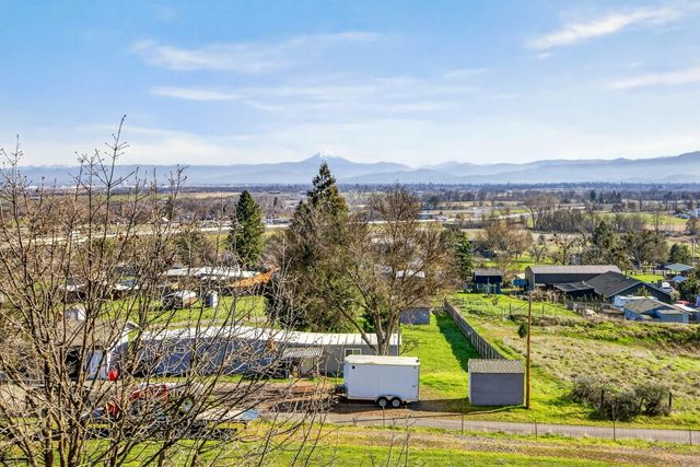 6251 Ventura Lane, Central Point, OR 97502