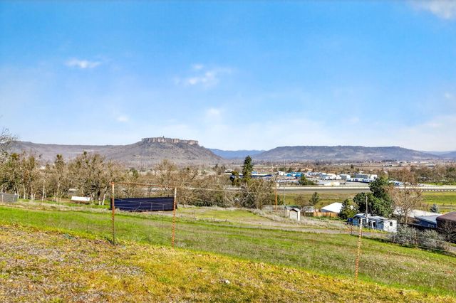 6251 Ventura Lane, Central Point, OR 97502