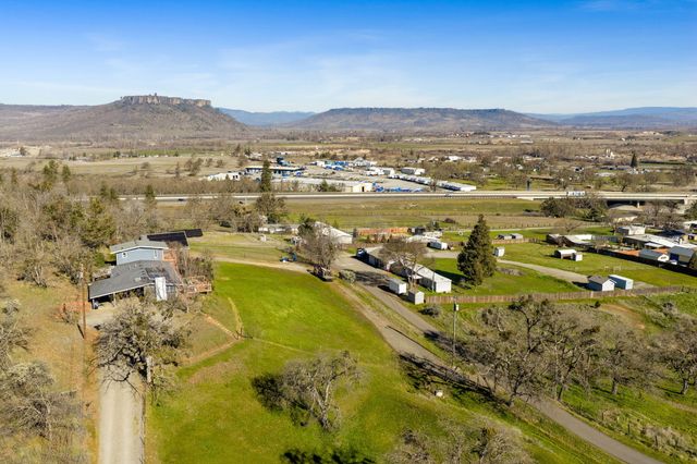 6251 Ventura Lane, Central Point, OR 97502