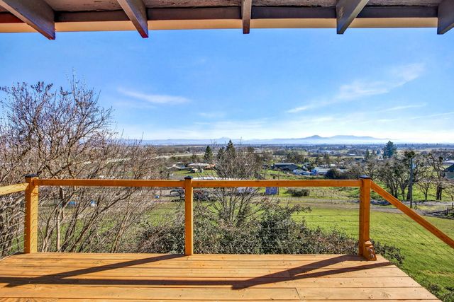 6251 Ventura Lane, Central Point, OR 97502