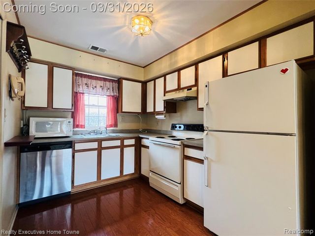 25860 Lira Lane 5, Warren, MI 48089