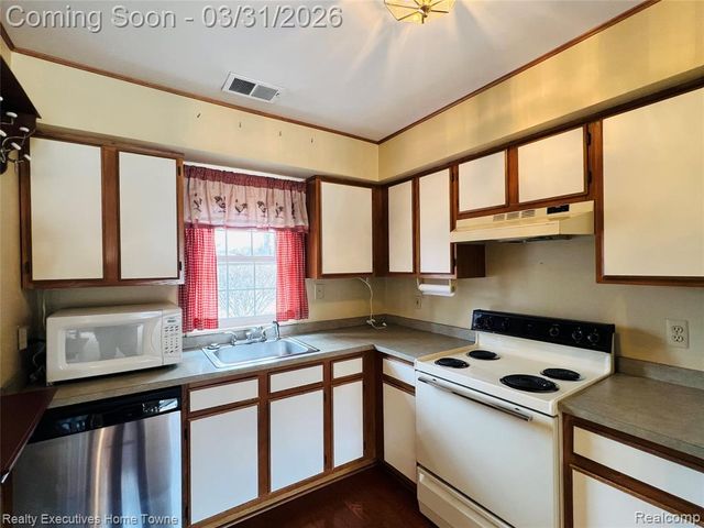 25860 Lira Lane 5, Warren, MI 48089