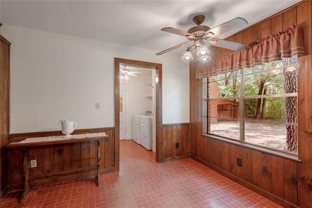 118 Pine Ridge Lane, Huntsville, TX 77340