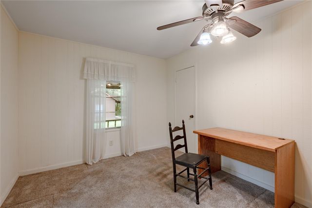 118 Pine Ridge Lane, Huntsville, TX 77340
