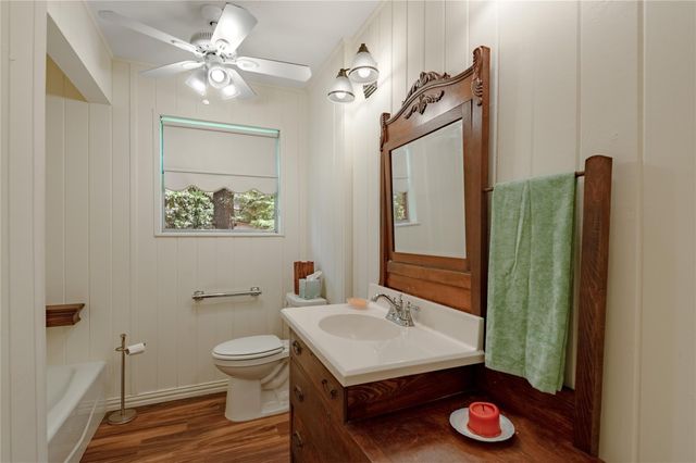 118 Pine Ridge Lane, Huntsville, TX 77340