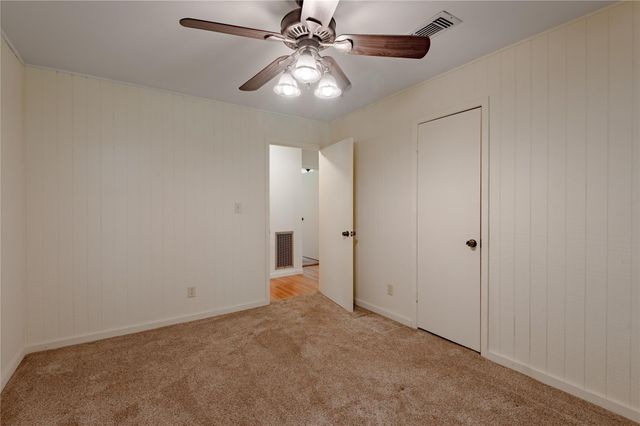 118 Pine Ridge Lane, Huntsville, TX 77340