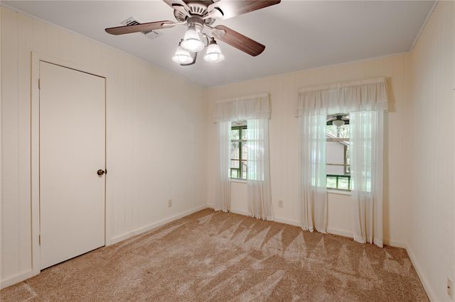 118 Pine Ridge Lane, Huntsville, TX 77340