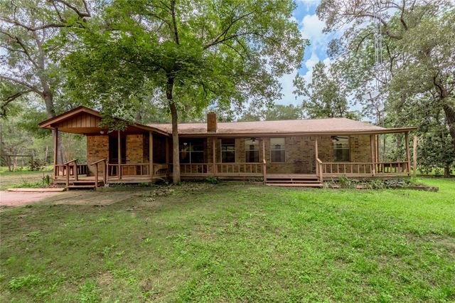 118 Pine Ridge Lane, Huntsville, TX 77340