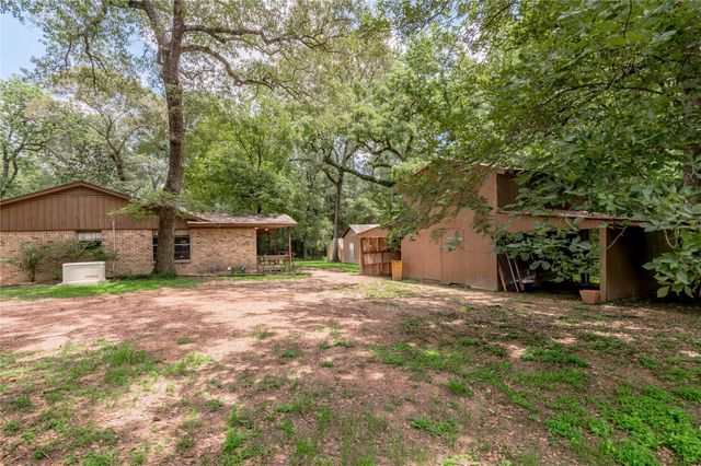 118 Pine Ridge Lane, Huntsville, TX 77340