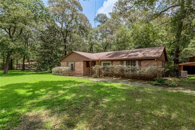 118 Pine Ridge Lane, Huntsville, TX 77340