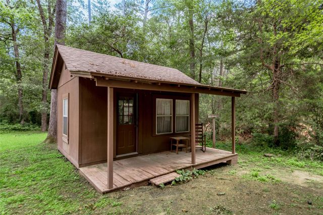 118 Pine Ridge Lane, Huntsville, TX 77340