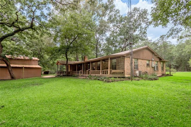 118 Pine Ridge Lane, Huntsville, TX 77340