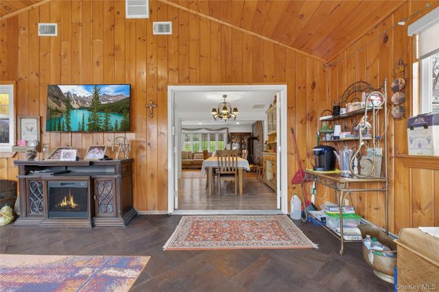 81 Brandy Lane, Wappingers Falls, NY 12590