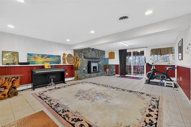 81 Brandy Lane, Wappingers Falls, NY 12590